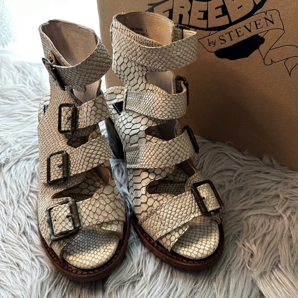 Freebird Quail bootie/sandal in White Snake - Picture 4 of 16